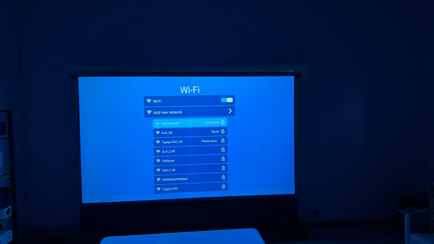 How to connect a phone to a projector